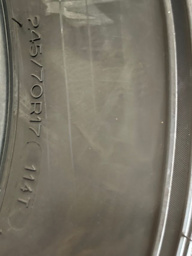 245/70/17 Michelin Latitude Cross