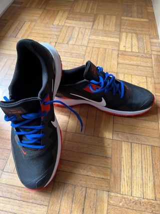 Zapatillas bambas Nike Varsity Compete TR 3 de segunda mano por 14,99 EUR  en Barcelona en WALLAPOP
