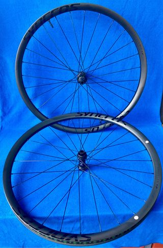 Llantas Syncros Silverton 1.0s Carbono de segunda mano por 1.550 EUR en  Alzira en WALLAPOP