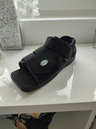 Zapato ortopédico después operación juanetes de segunda mano por 12 EUR en  Collado Villalba en WALLAPOP