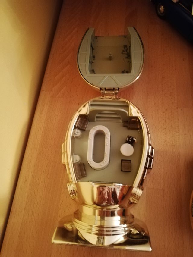 CABEZA DE STAR WARS C 3PO CON UNA FIGURA