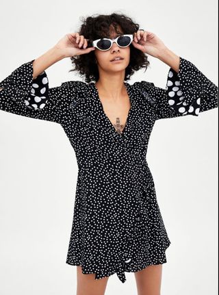 Mono de Zara lunares de segunda mano en WALLAPOP