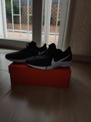 WMNS NIKE AIR ZONE PEGASUS 36 de segunda mano por 73 EUR en Colonia Covibar  en WALLAPOP