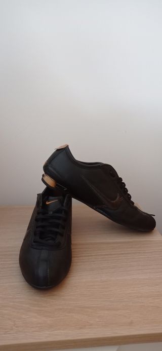 Zapatillas nike air rivalry shox talla 41 de segunda mano por 40 EUR en  Ávila en WALLAPOP