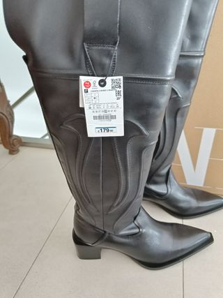 Botas altas piel zara de segunda mano por 100 EUR en Soto de La Moraleja en  WALLAPOP