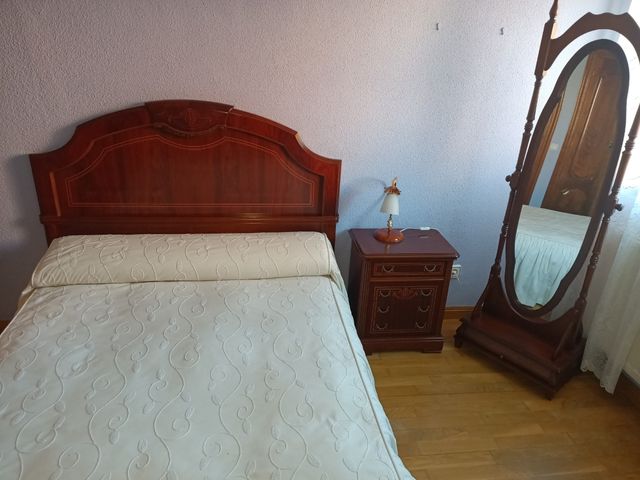 muebles habitación madera de Cerezo,somier,colchón