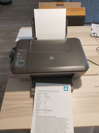 HP Deskjet 2510 con cartuchos nuevos de segunda mano por 50 EUR en Getafe  en WALLAPOP