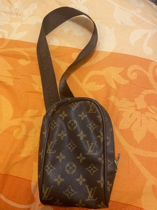 Riñonera Louis Vuitton de segunda mano en WALLAPOP