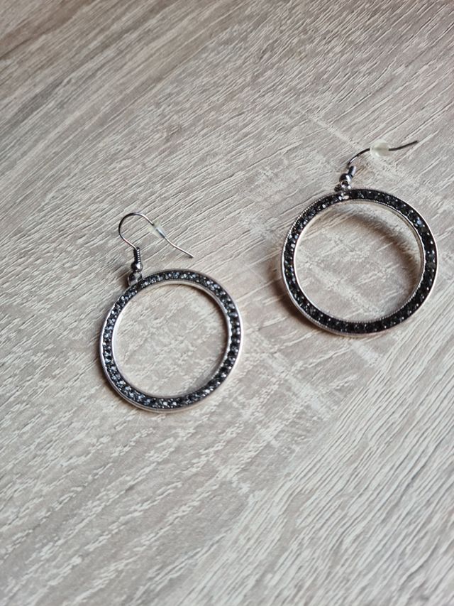 Pendientes de aro con brillo de tamaño mediano