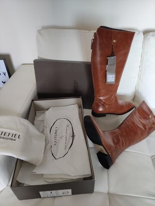 Botas altas piel marrón camel 39 de segunda mano por 59 EUR en Barcelona en  WALLAPOP