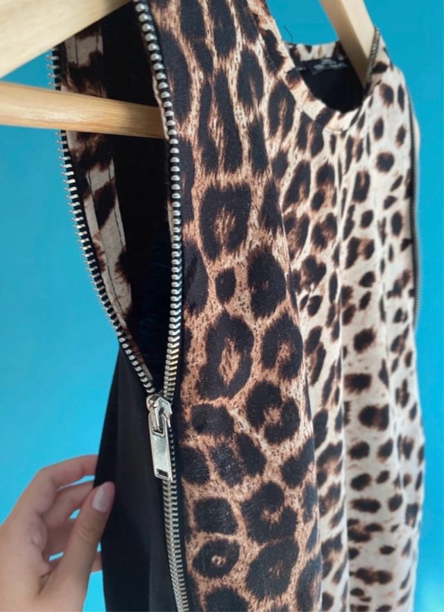 Top Zara animal print con cremalleras