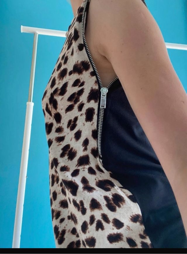 Top Zara animal print con cremalleras