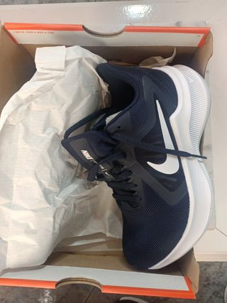 Zapatillas Nike talla 41 de segunda mano por 39 EUR en Vinaros en WALLAPOP