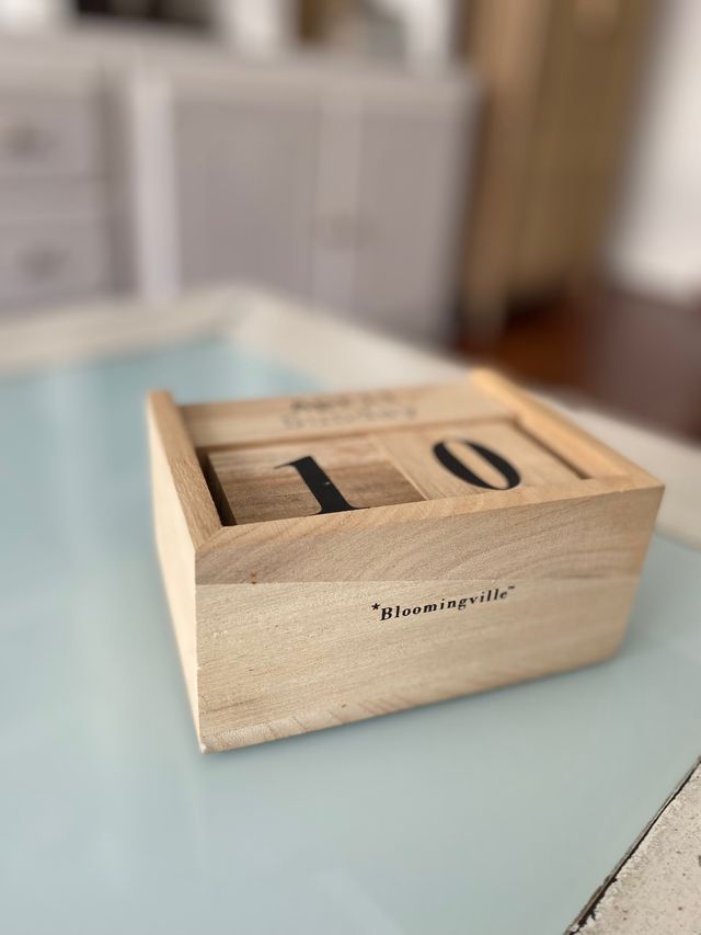 Calendario de cubos de madera
