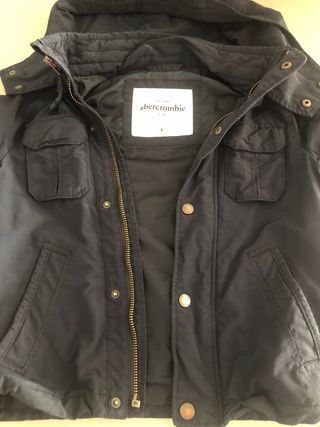 Cazadora Abercrombie niño de segunda mano por 40 EUR en La Florida en  WALLAPOP