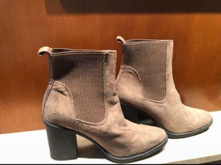 Botines marrones Marypaz de segunda mano por 10 EUR en Albal en WALLAPOP