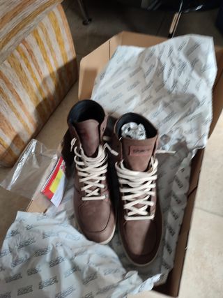 Botines de motorista TCX de segunda mano por 100 EUR en Ferrol en WALLAPOP