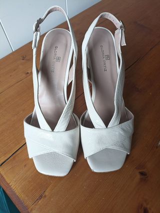 Sandalias Gloria Ortiz T38 de segunda mano por 6 EUR en Madrid en WALLAPOP
