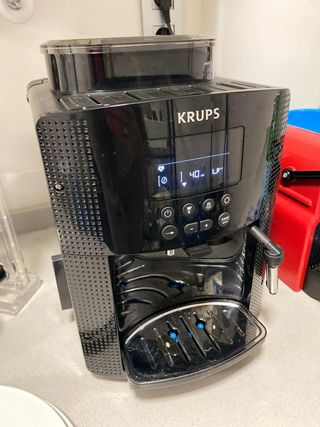 Cafetera Krups EA81P0 de segunda mano por 230 EUR en Valencia en WALLAPOP