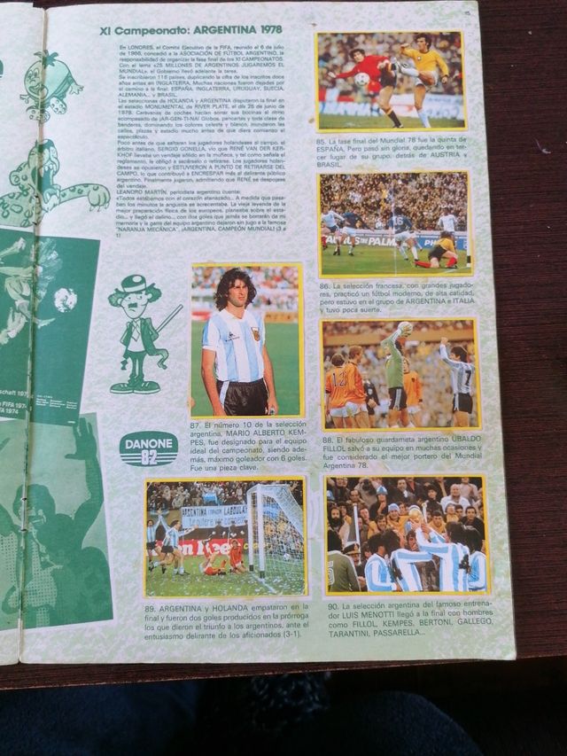 Album futbol en accion danone 82