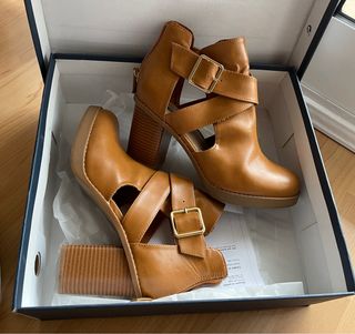 Botines Pull and Bear abiertos de segunda mano en WALLAPOP