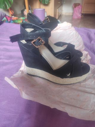 Sandalias cuña negras Marypaz 36 de segunda mano por 18 EUR en Valencia en  WALLAPOP