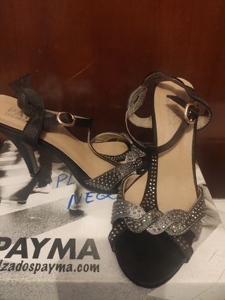 Tacones negros y plata. 36. de segunda mano por 3 EUR en Rota en WALLAPOP