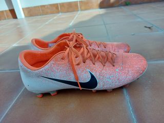 Botas de fútbol Nike naranjas de segunda mano en WALLAPOP