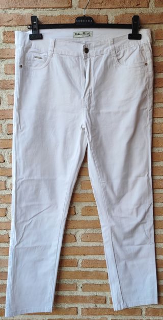 PANTALON BLANCO PILAR PRIETO TALLA 46 IMPECABLE de segunda mano por 15 EUR  en Madrid en WALLAPOP