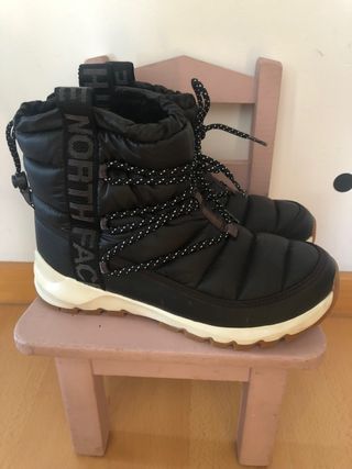 Botas apreski mujer The North Face de segunda mano por 80 EUR en León en  WALLAPOP