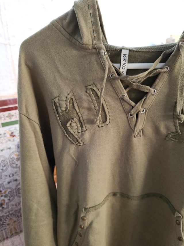 sudadera con capucha verde militar