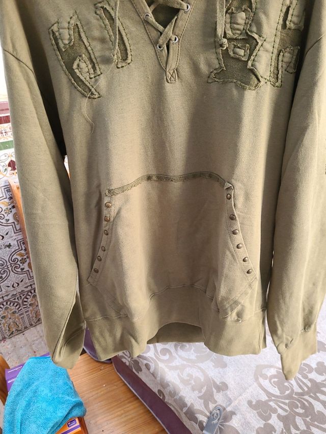 sudadera con capucha verde militar