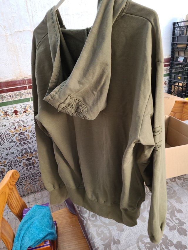 sudadera con capucha verde militar