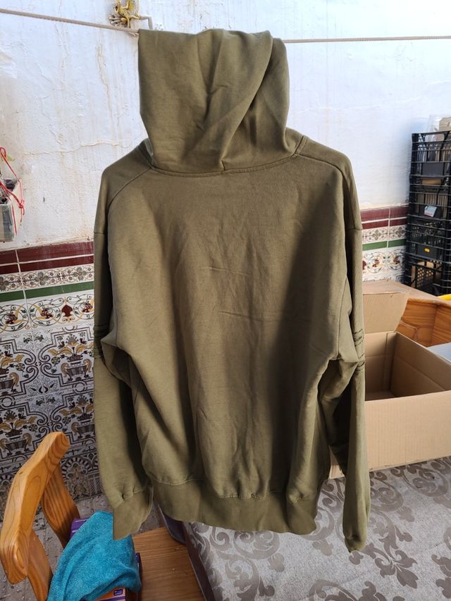 sudadera con capucha verde militar