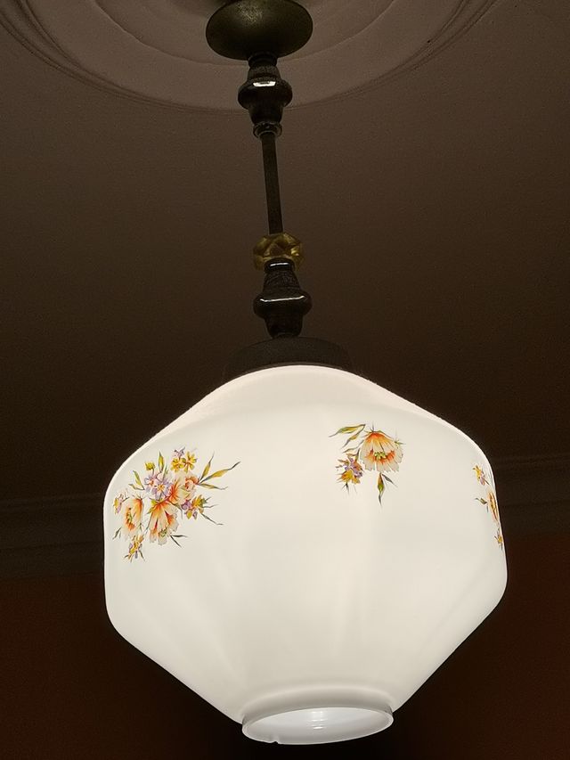 LÁMPARA TECHO GLOBO BLANCO CON FLORES VINTAGE