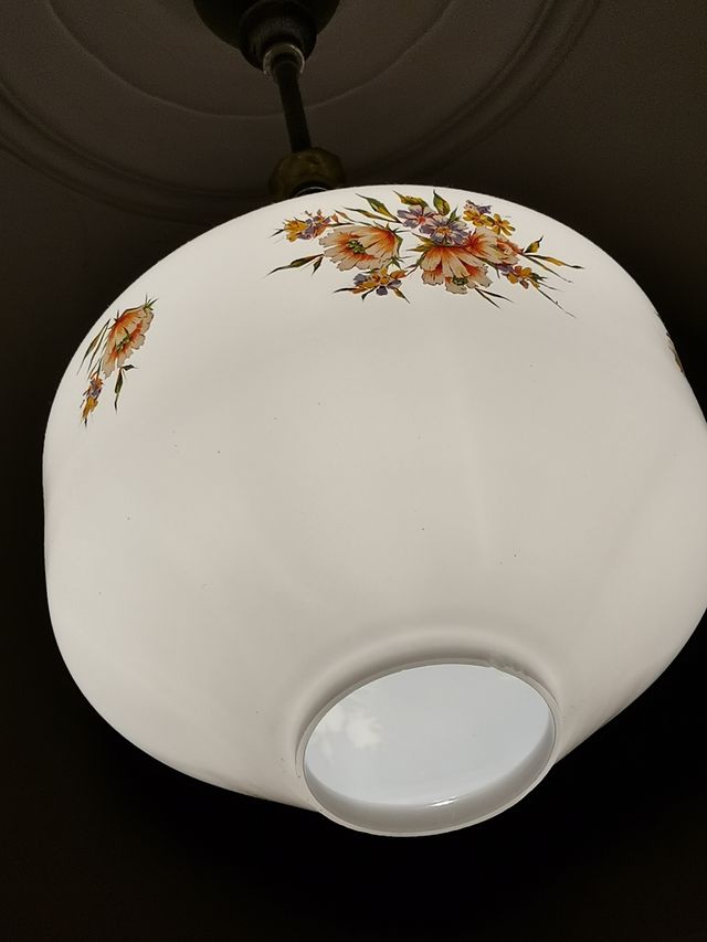 LÁMPARA TECHO GLOBO BLANCO CON FLORES VINTAGE