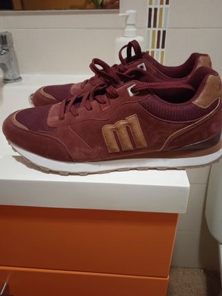 Zapatillas Granates de segunda mano en Alicante en WALLAPOP