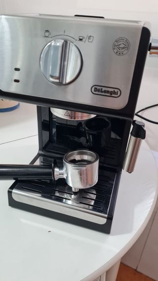 Cafetera DeLonghi de brazo de segunda mano por 70 EUR en Catarroja en  WALLAPOP