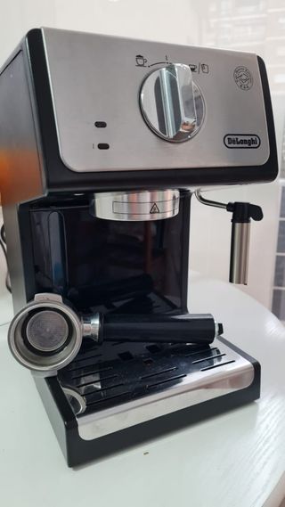 Cafetera DeLonghi de brazo de segunda mano por 70 EUR en Catarroja en  WALLAPOP