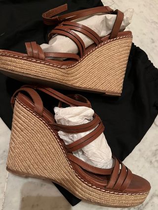 Sandalias cuña Massimo Dutti de segunda mano por 30 EUR en Cáceres en  WALLAPOP