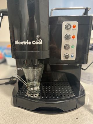 Cafetera automática de segunda mano por 150 EUR en Lleida en WALLAPOP