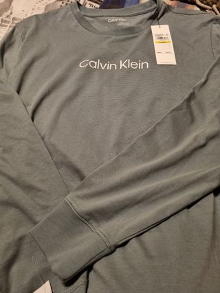 Camiseta hombre manga larga Calvin Klein nueva de segunda mano por 24 EUR  en Leganés en WALLAPOP