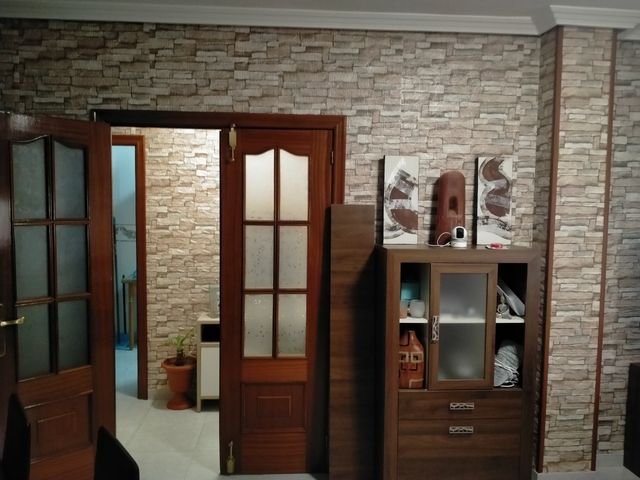 embellecimiento pared imitación piedra en relieve