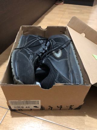 Botas seguridad cofra usadas 2 dias de segunda mano por 20 EUR en  Cerdanyola del Vallès en WALLAPOP