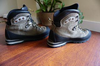 Cómo elegir tus botas de montaña y alpinismo semirrígidas y rígidas -  Barrabes.com