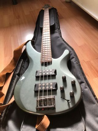 Bajo eléctrico de segunda mano en Salamanca en WALLAPOP