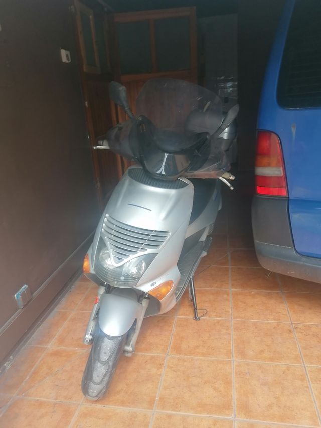 Aprilia leonardo 150 c. c 