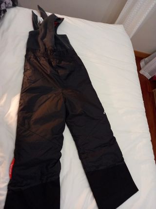 Pantalones para nieve Decathlon de segunda mano por 10 EUR en  Vitoria-Gasteiz en WALLAPOP