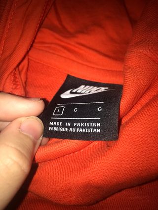 Chándal Nike naranja de segunda mano por 55 EUR en Barcelona en WALLAPOP
