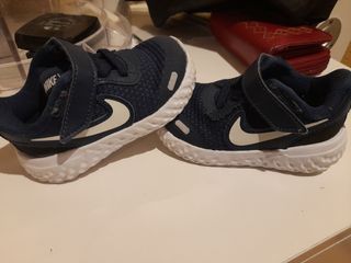 Zapatillas nike talla 20 de segunda mano por 10 EUR en Sant Boi de  Llobregat en WALLAPOP